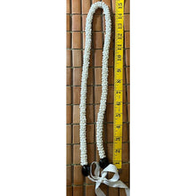 Load image into Gallery viewer, White shell Hawaiian necklace wedding lei