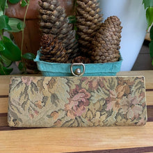 Load image into Gallery viewer, Vintage 1960s Fidelity tapestry wallet with metal clasp 7"