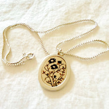 Load image into Gallery viewer, Vintage mcm pewter necklace flower pendant