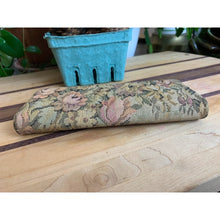 Load image into Gallery viewer, Vintage 1960s Fidelity tapestry wallet with metal clasp 7"