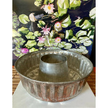 Load image into Gallery viewer, Large vintage antique metal pudding bundt cake mold 11"