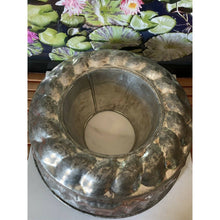 Load image into Gallery viewer, Large vintage antique metal pudding bundt cake mold 11"