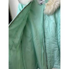 Load image into Gallery viewer, Vintage White Stag hooded puffer jacket mint green zipper faux fur trim