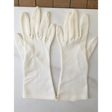 Load image into Gallery viewer, Vintage 1960s Nylon Gloves Ivory below wrist Length Sm/Med Stretch