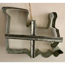 Load image into Gallery viewer, Vintage metal cookie cutter Wilton train 1974 as is
