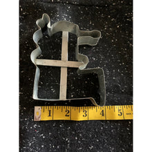 Load image into Gallery viewer, Vintage metal cookie cutter Wilton train 1974 as is
