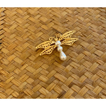 Load image into Gallery viewer, Vintage Napier dragonfly pendant pin brooch gold tone with pearly bead accents
