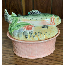 Load image into Gallery viewer, Vintage salmon tureen pink green 5.5&quot;
