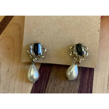 Load image into Gallery viewer, Vintage elegant faux pearl clear celluloid drop earrings
