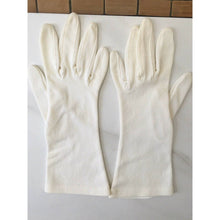 Load image into Gallery viewer, Vintage 1960s Nylon Gloves Ivory below wrist Length Sm/Med Stretch
