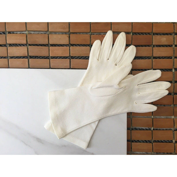 Vintage 1960s Nylon Gloves Ivory Wrist Length Sm/Med Stretch