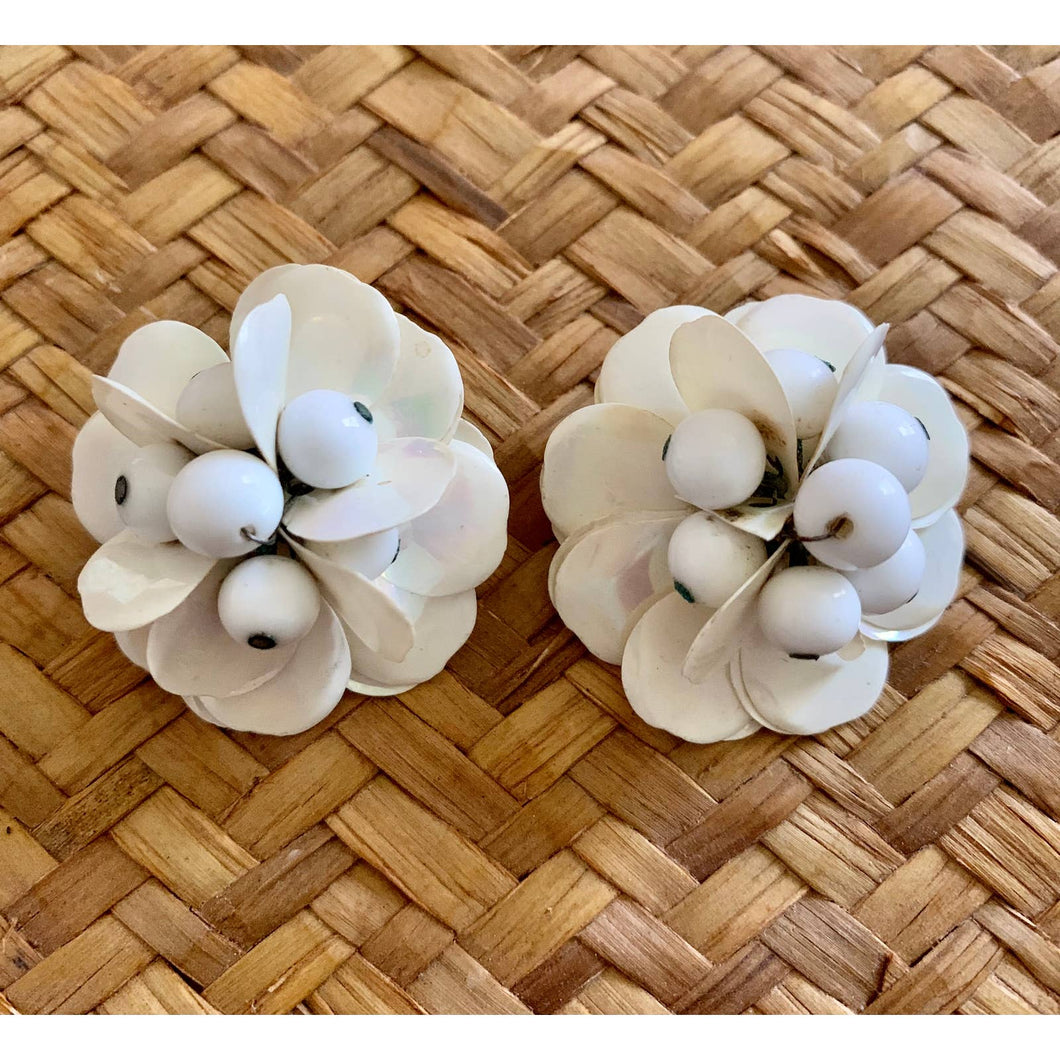 Vintage mid century white flower clip-on vinyl beaded earrings