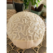 Load image into Gallery viewer, Vintage 1940s/50s pillbox wedding hat cream colored
